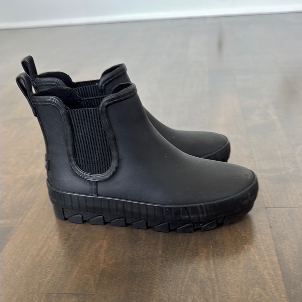 Sperry Black Ankle Rain Boots